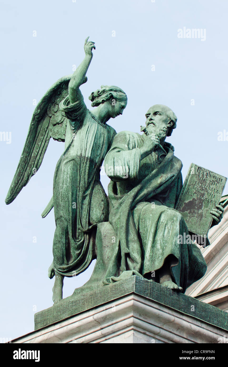 Apostolo Matteo, scultura sulla facciata ovest Isaak nella cattedrale di San Pietroburgo. Scultore russo Giovanni Vitali (1794-1855) Foto Stock