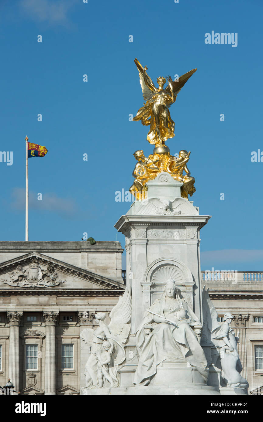 Victoria Memorial di fronte a Buckingham Palace. London Inghilterra England Foto Stock