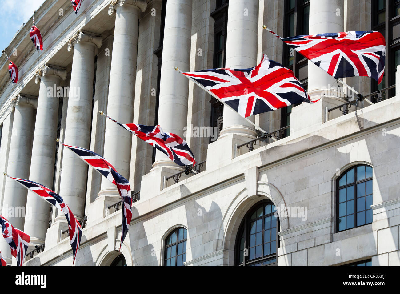 Martinetti Unione battenti da Unilever House. Londra. Inghilterra Foto Stock