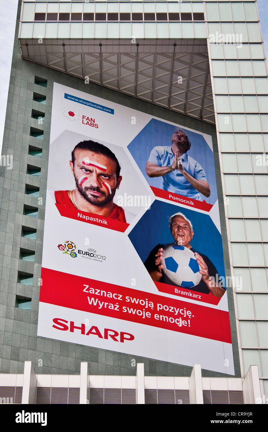Sharp pubblicità segno durante EURO 2012 Campionato di calcio sulla parete del Hotel Intercontinental a Varsavia, Polonia Foto Stock
