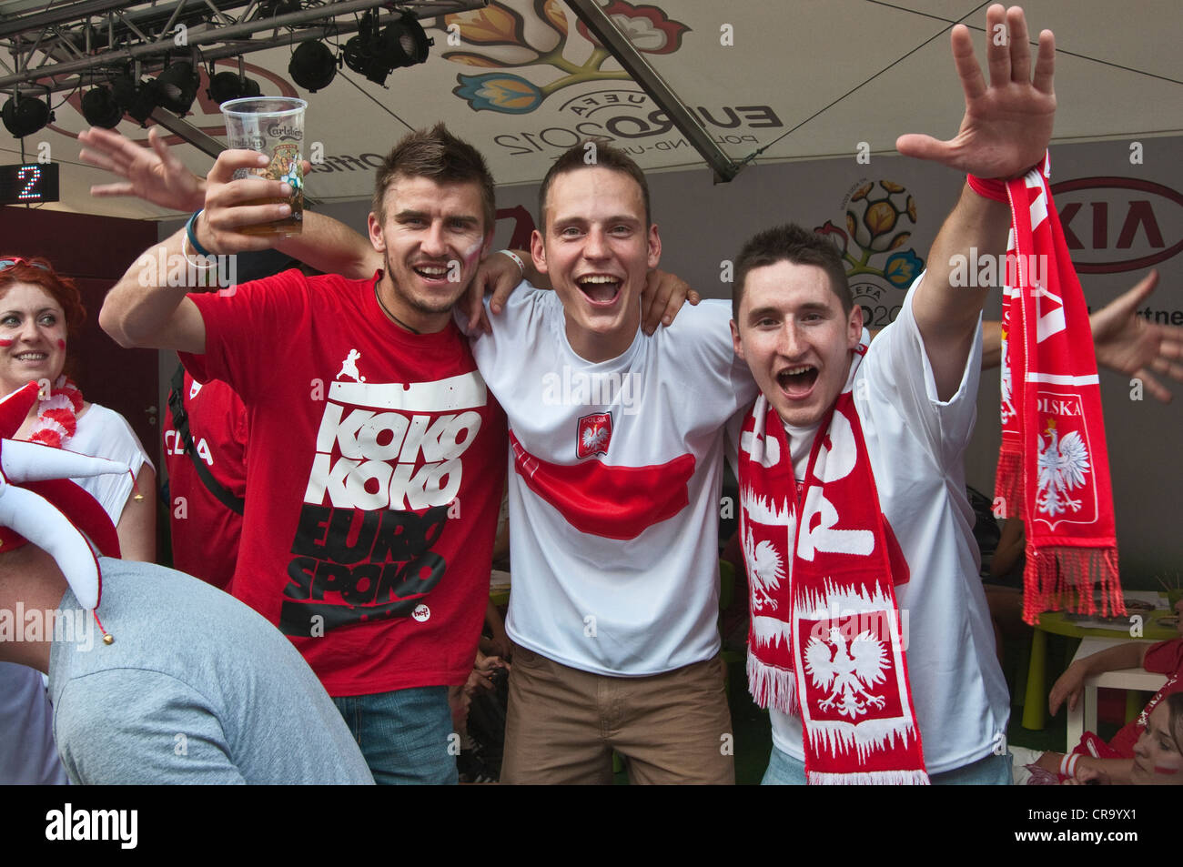 Gli appassionati di calcio durante EURO 2012 Campionato di calcio alla zona della ventola al Rynek (Piazza del Mercato) a Wrocław, Bassa Slesia regione, Polonia Foto Stock