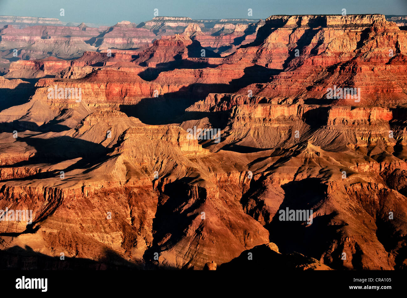 Vista panoramica della splendida alba colorata al Grand Canyon National Park, STATI UNITI D'AMERICA Foto Stock