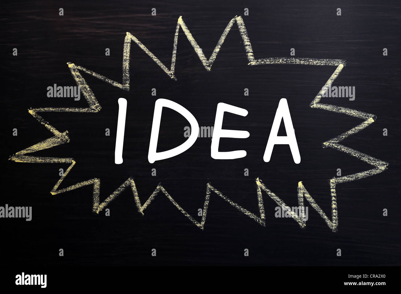 Raggiungere l'arte blackboard bolla business innovation chalk chat comunicazione raccolta concetto contenuto concettuale la creatività Foto Stock