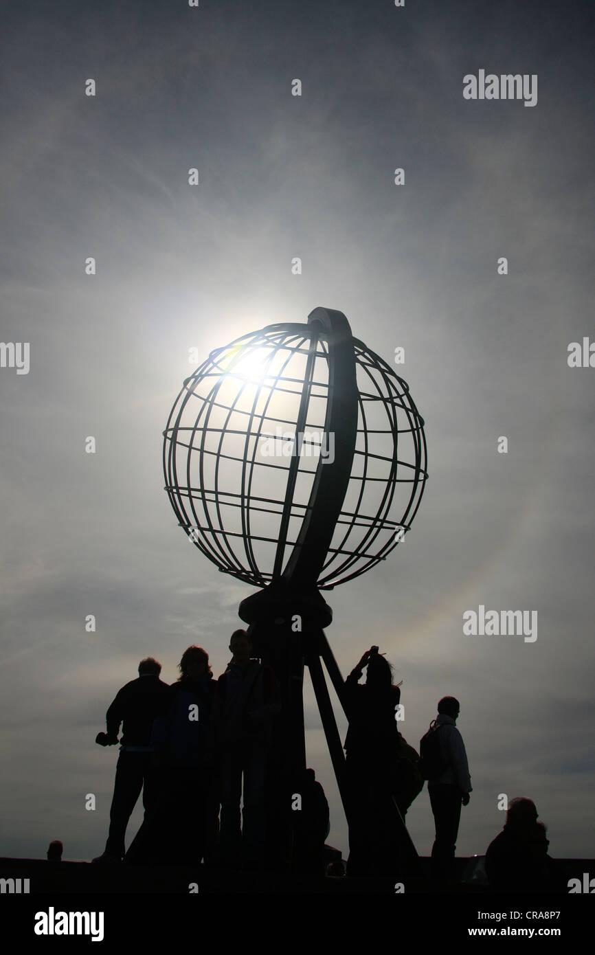 Globo sul Capo Nord Plateau, Capo Nord, Norvegia, Scandinavia, Europa Foto Stock