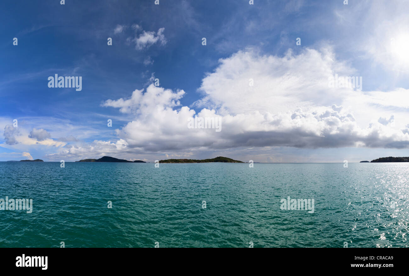 Il mare aperto con le isole - il paesaggio Foto Stock