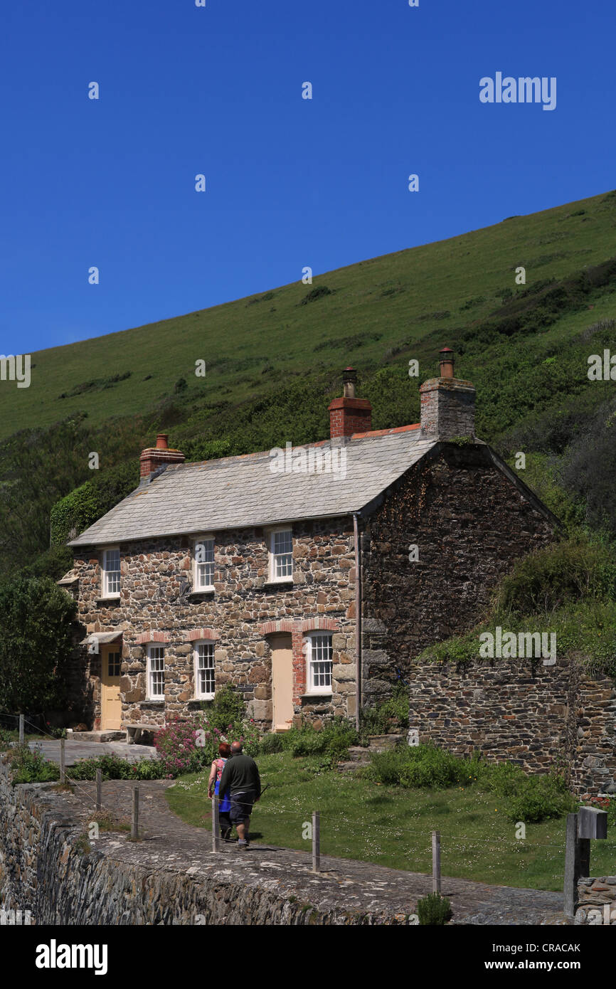 Una casa per le vacanze in Cornwal, in Inghilterra su un unny blue sky estati giorno Foto Stock