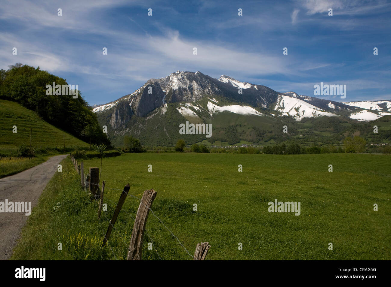 La gamma della montagna Bedous, Pyrenees-Atlantiques, Francia. Foto Stock