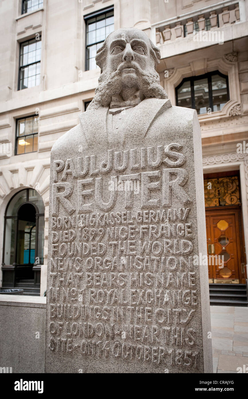 Monumento a Paolo Julius Reuter, fondatore dell'agenzia di stampa Reuters, London, England, Regno Unito, Europa Foto Stock