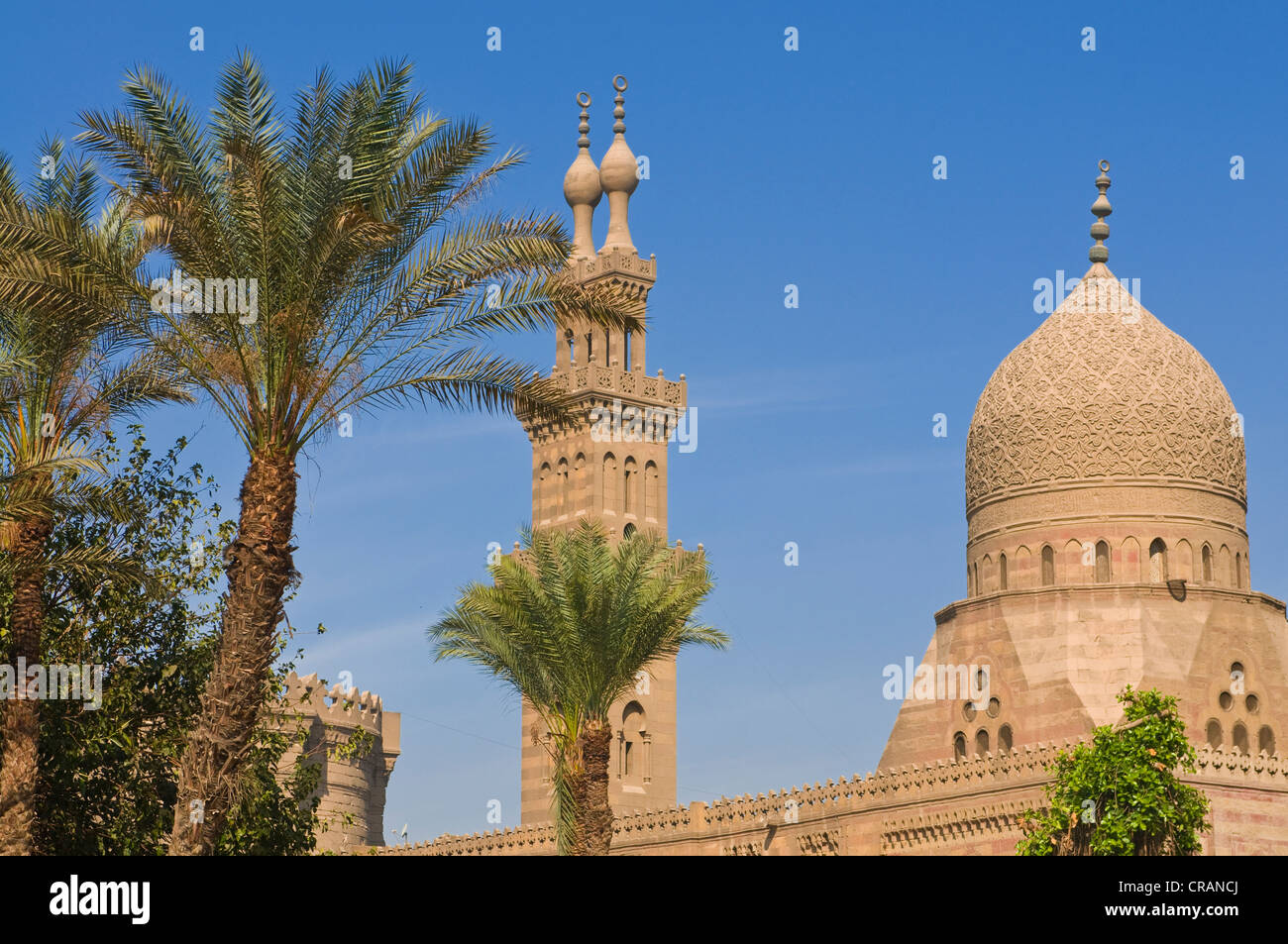 I minareti della Moschea, Mosque-Madrassa del sultano Hassan al Cairo, Egitto, Africa Foto Stock