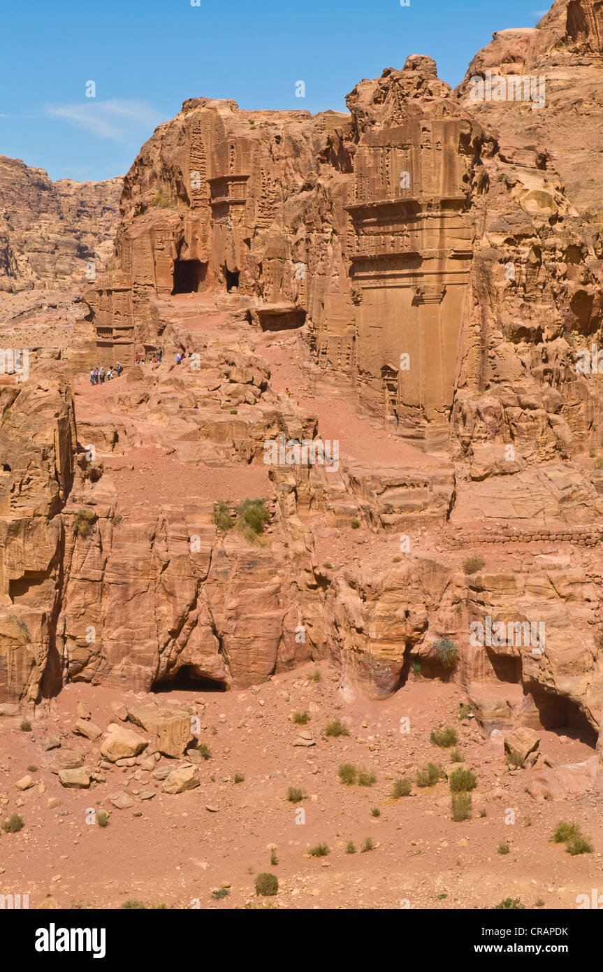 Vecchia tomba reale di Urn nella roccia, Petra, Sito Patrimonio Mondiale dell'UNESCO, Giordania, Medio Oriente Foto Stock