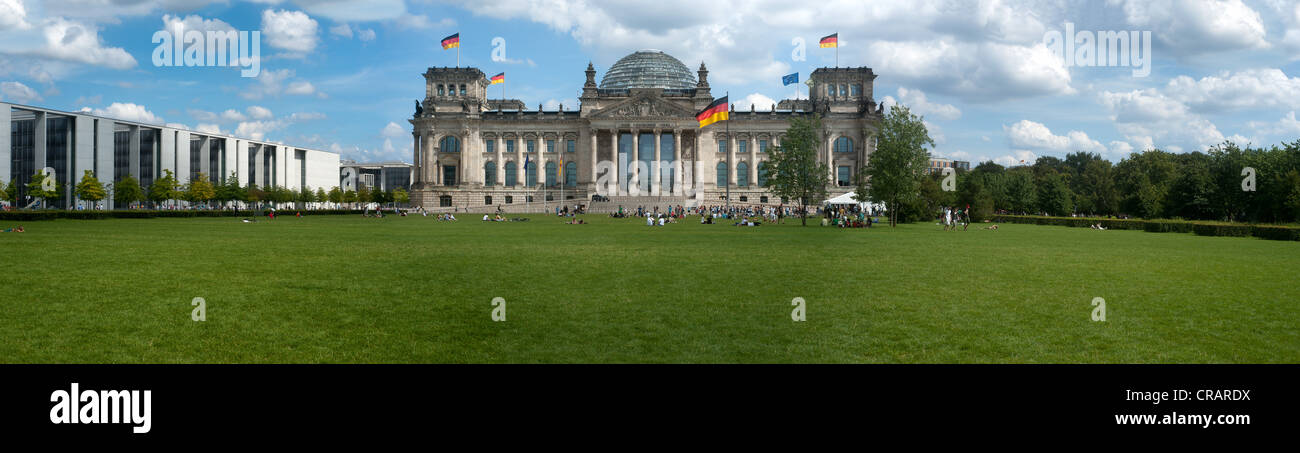 Il palazzo del Reichstag di Berlino, Germania, Europa Foto Stock