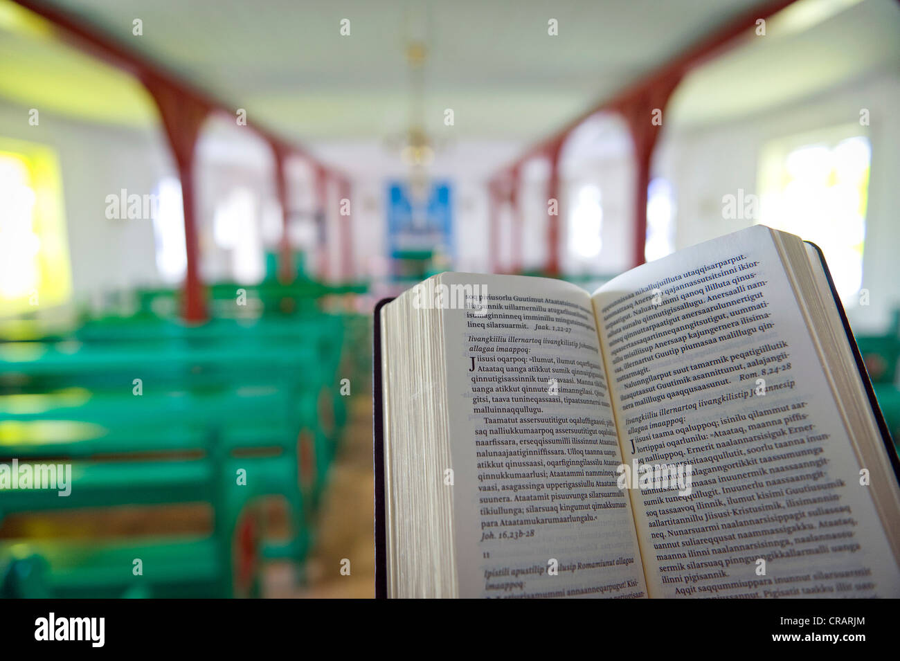 Bibbia groenlandese, chiesa in Kulusuk, est della Groenlandia, Groenlandia Foto Stock