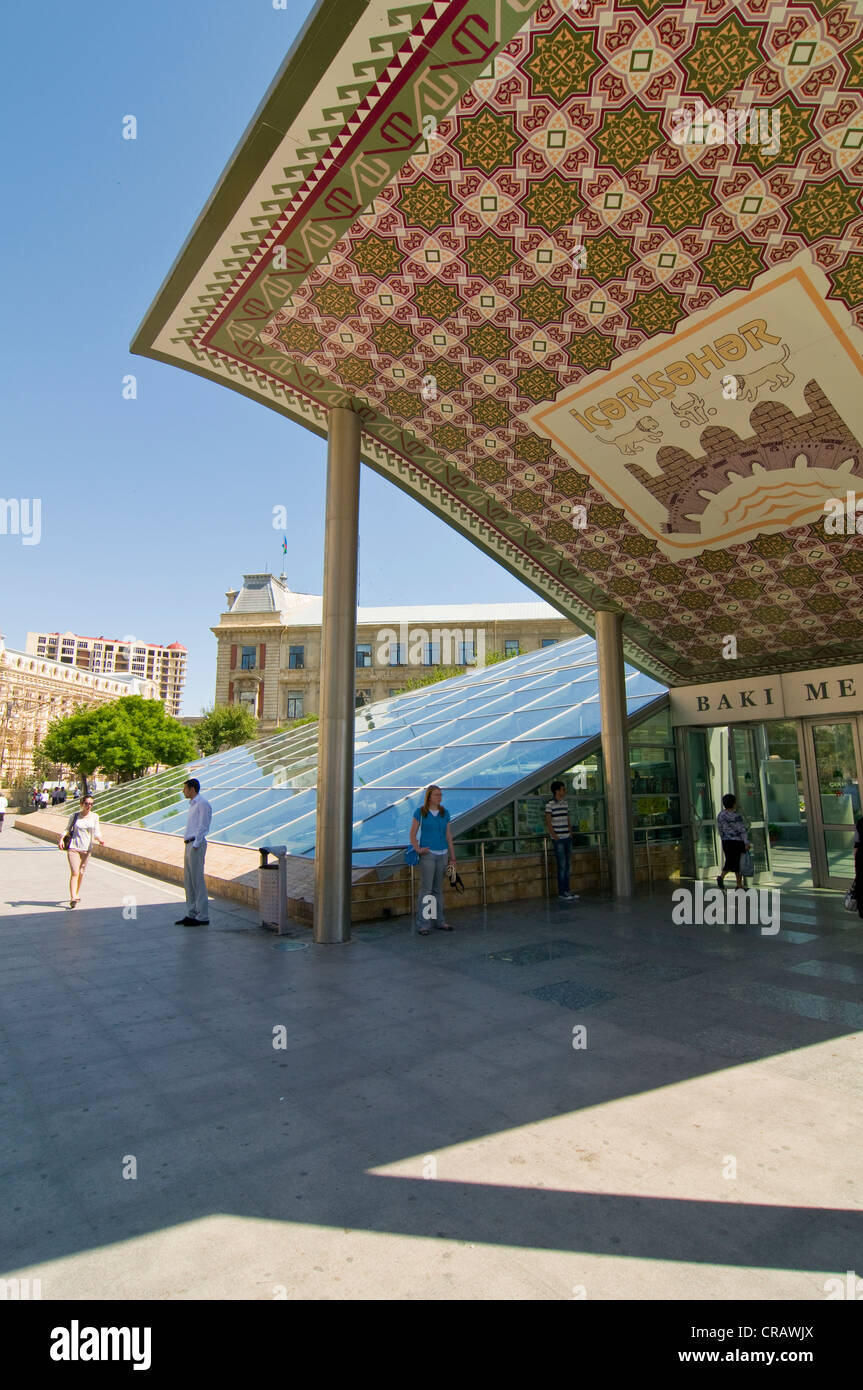 Tetto della stazione della metropolitana di Baku, Azerbaijan, Caucaso, Medio Oriente Foto Stock