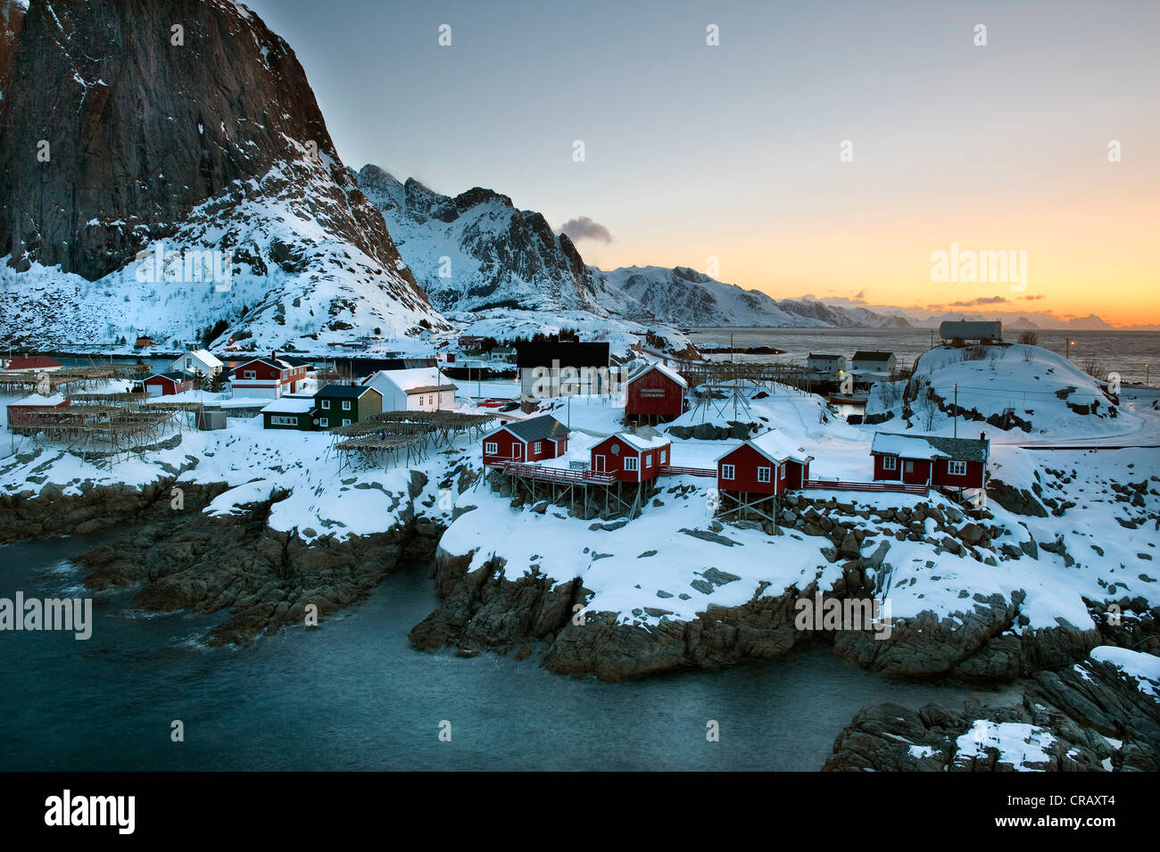 Rorbuer, tradizionali cabine di legno, la Reine, Isola di Moskenesøya, Isole Lofoten in Norvegia del Nord, Norvegia, Europa Foto Stock
