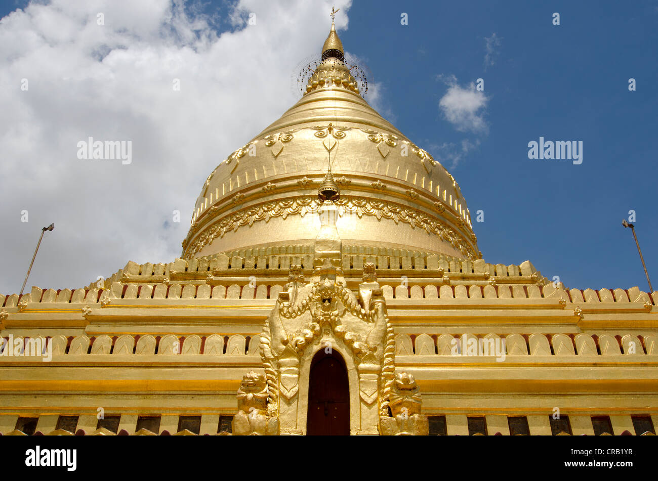 Golden Shwezigon Pagoda, Bagan, Nyaung-U, MYANMAR Birmania, sud-est asiatico Foto Stock