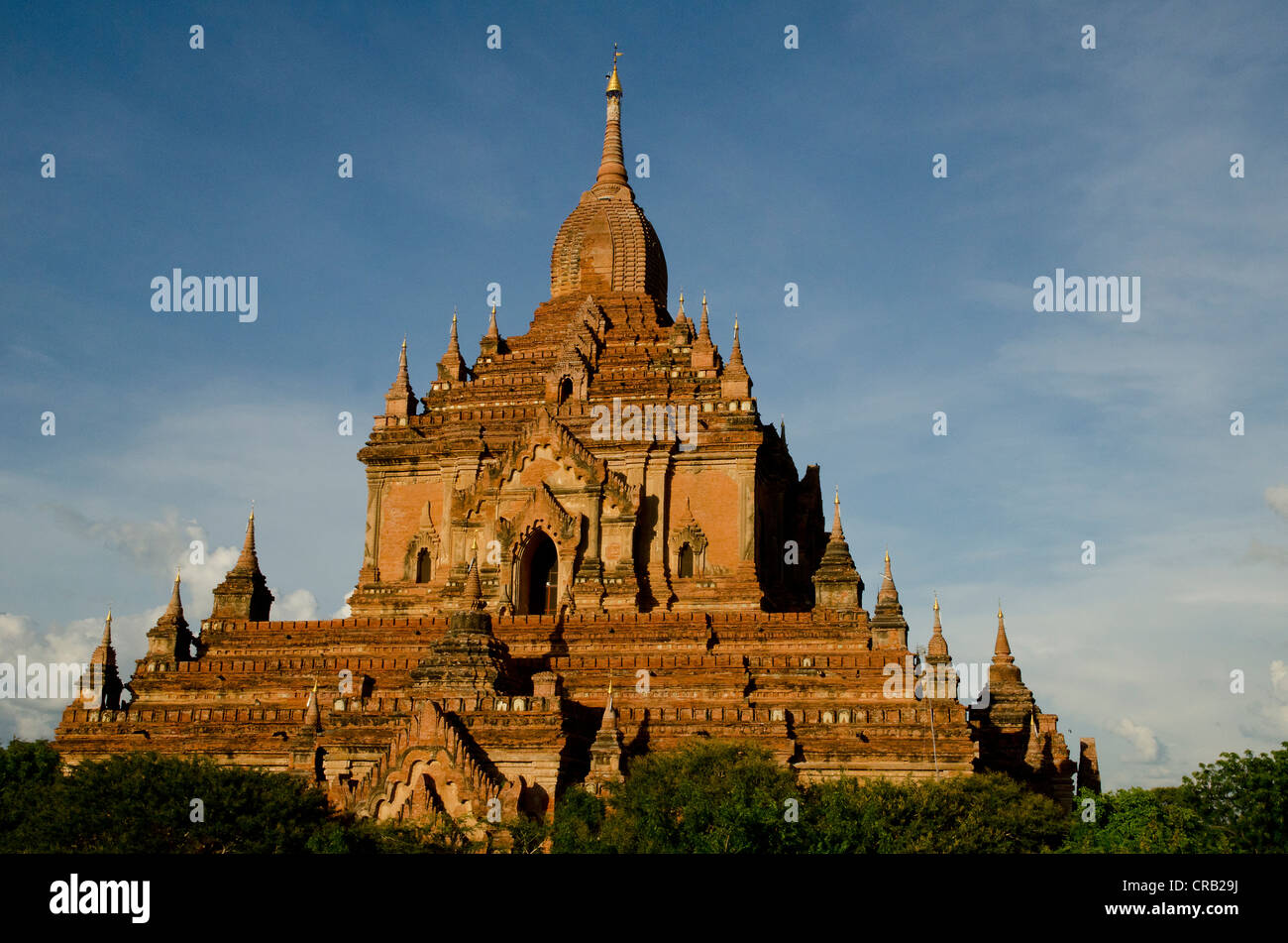 Tempio Htilominlo, del XIII secolo, uno degli ultimi grandi templi costruiti a Bagan prima della caduta del regno, Old Bagan, pagane Foto Stock