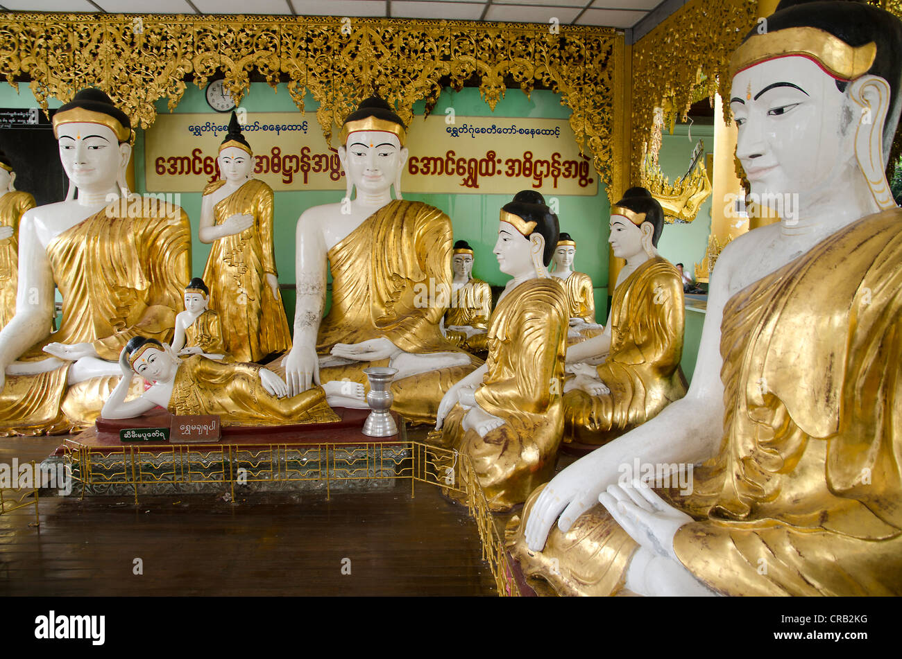Statue di Buddha, Shwedagon pagoda Yangon, Rangoon, MYANMAR Birmania, Asia sud-orientale, Asia Foto Stock