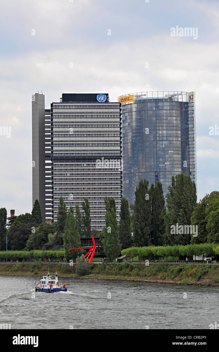 Langer Eugen grattacielo sulla sinistra, al centro delle Nazioni Unite Campus, Campus DELLE NAZIONI UNITE, un ex ufficio parlamentare edificio, Foto Stock