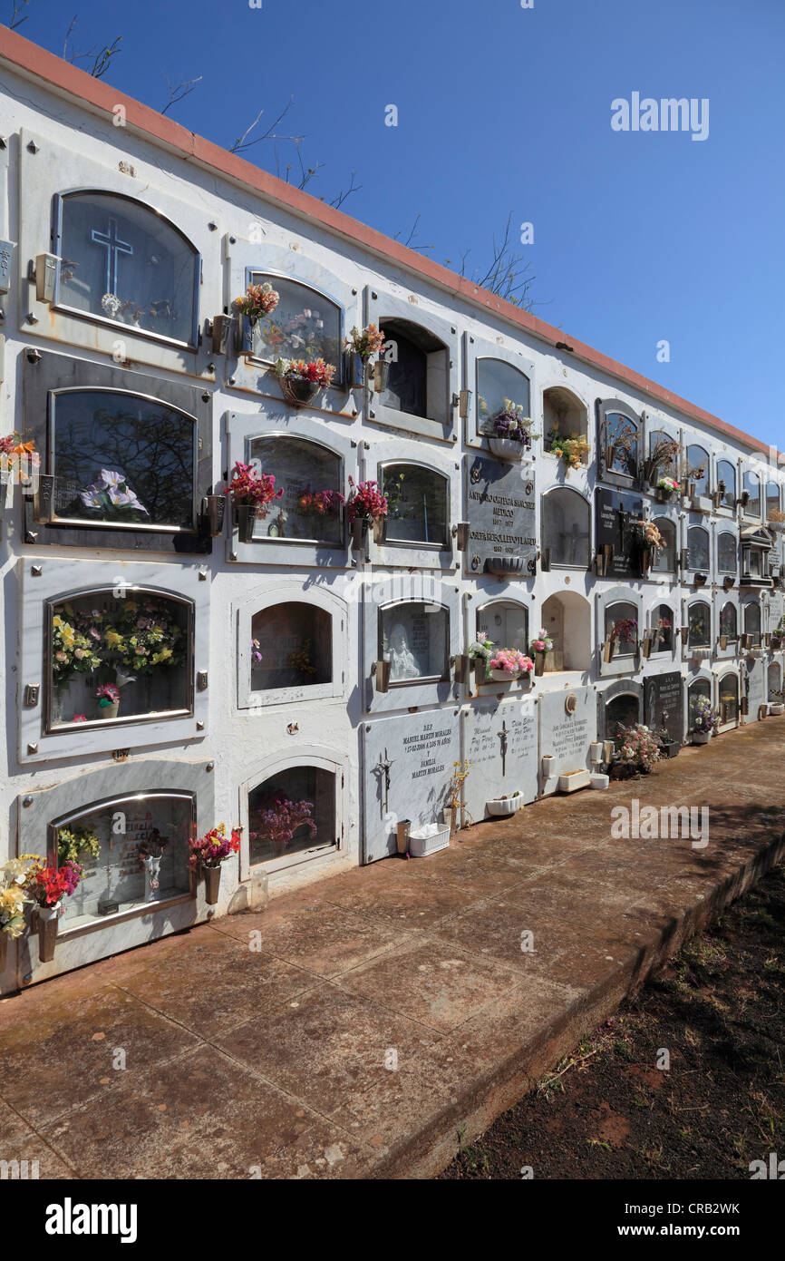 Cimitero, grave siti, Santo Domingo de Garafia, isola vulcanica di La Palma, La Isla Verde, La Isla Bonita, Isole Canarie Foto Stock