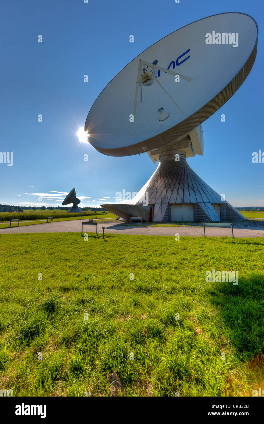 Una parabola satellitare, Raisting di stazioni terrestri per collegamenti via satellite, stazione di terra, le comunicazioni via satellite, Alta Baviera, Germania, Europa Foto Stock Una parabola satellitare, Raisting di stazioni terrestri per collegamenti via satellite, stazione di terra, le comunicazioni via satellite, Alta Baviera, Germania, Europa Foto Stock
