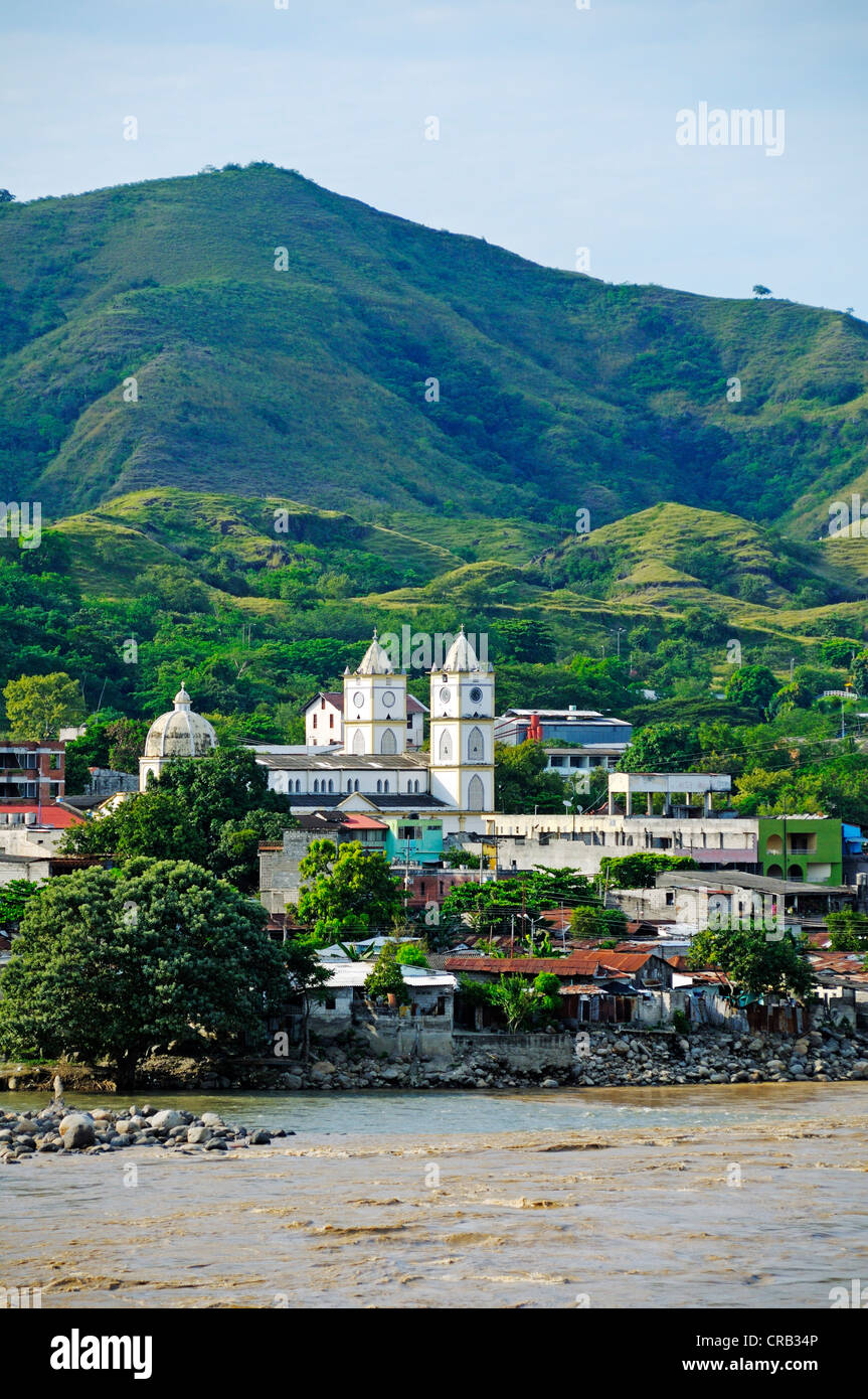 Vista della città di Honda sulle rive del fiume Magdalena, Colombia, America del Sud, America Latina Foto Stock