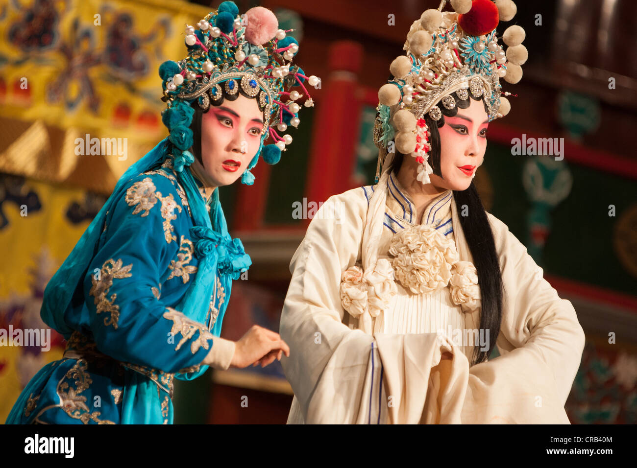 Pechino Feung Lei opera troupe eseguire a HuGuang Guildhall Opera House, a Pechino, Cina Foto Stock