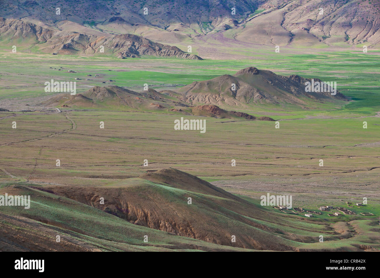 Montagna paesaggio himalayano lungo la via meridionale nel Tibet occidentale, Tibet, Asia Foto Stock