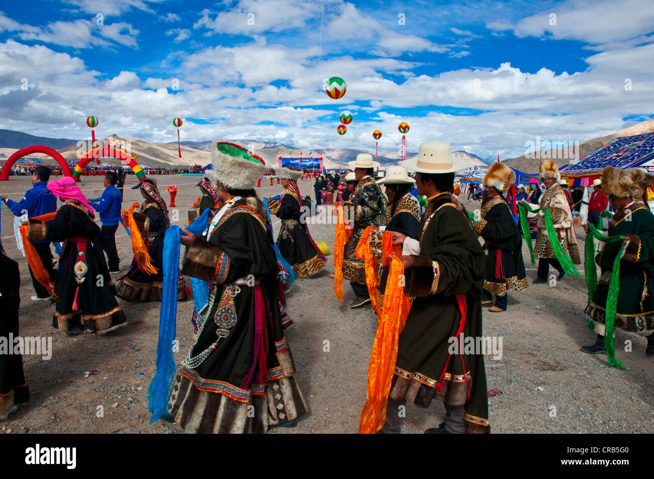 Tradizionale festa della tribù nella Gerze, Tibet occidentale, Asia Foto Stock