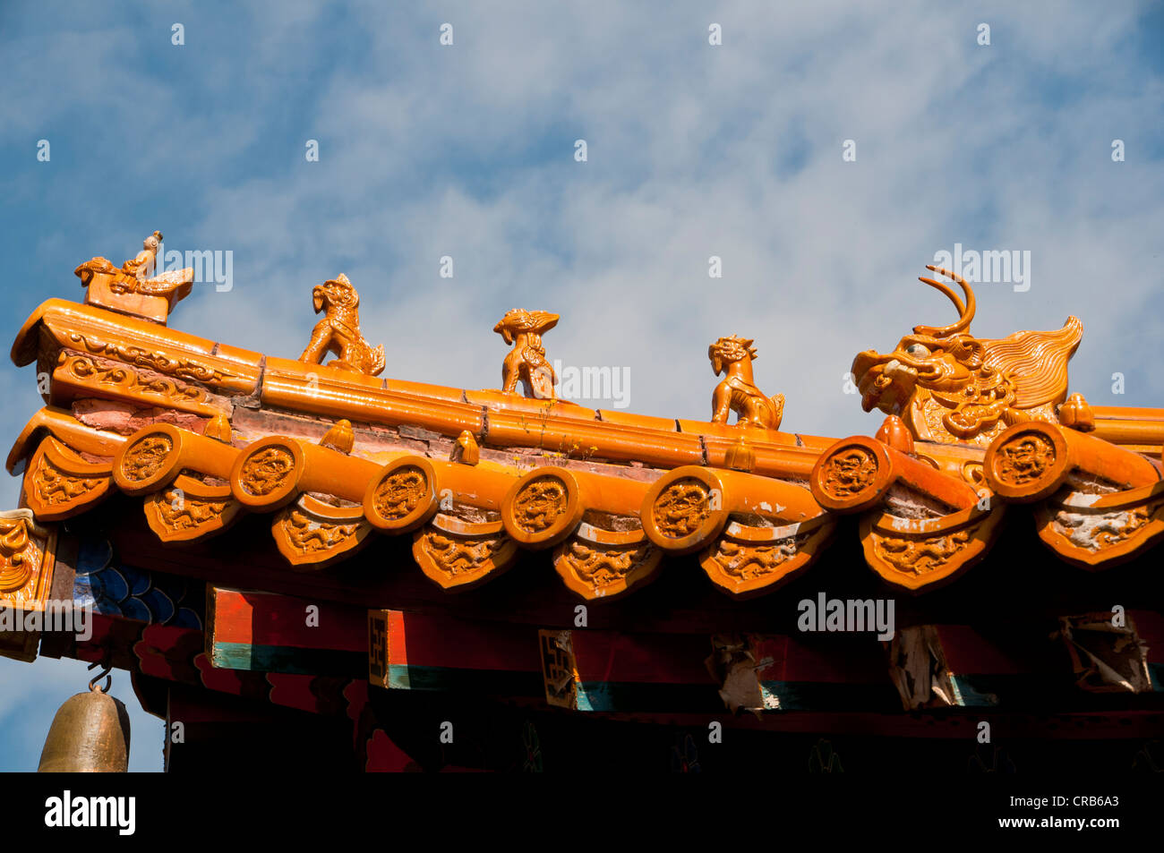 Buddista ornamenti del tetto sul tetto in Wutai Shan sito monastico, monte Wutai, Sito Patrimonio Mondiale dell'Unesco, Shanxi, Cina e Asia Foto Stock