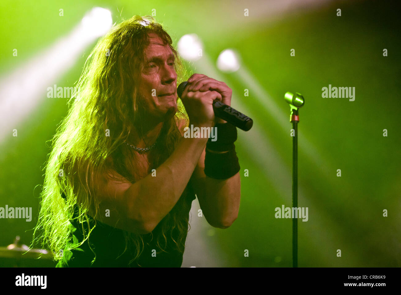 Dale, cantante e frontman della U.S. heavy metal band crimini della Passione, suonare dal vivo presso il Schueuer in Lucerna Foto Stock