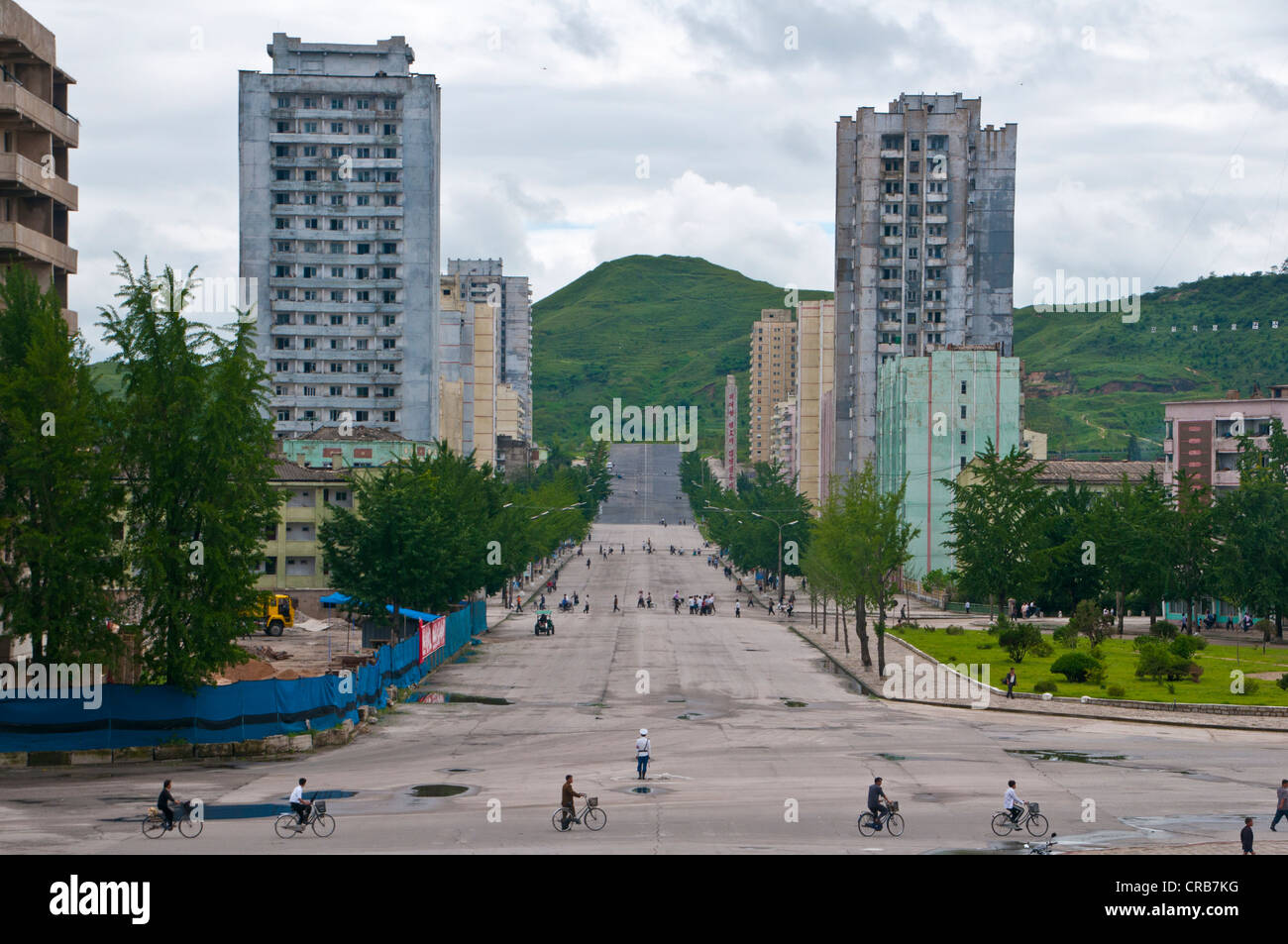 Run-basso prefabbricati in calcestruzzo blocchi di alloggiamento, Kaesong, Corea del Nord, Asia Foto Stock