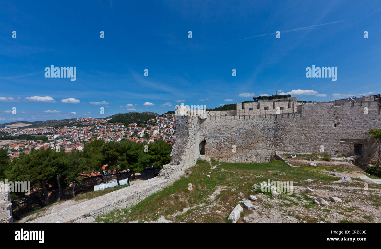 Castello di Sibenik, Dalmazia centrale, Dalmazia, costa adriatica, Croazia, Europa PublicGround Foto Stock