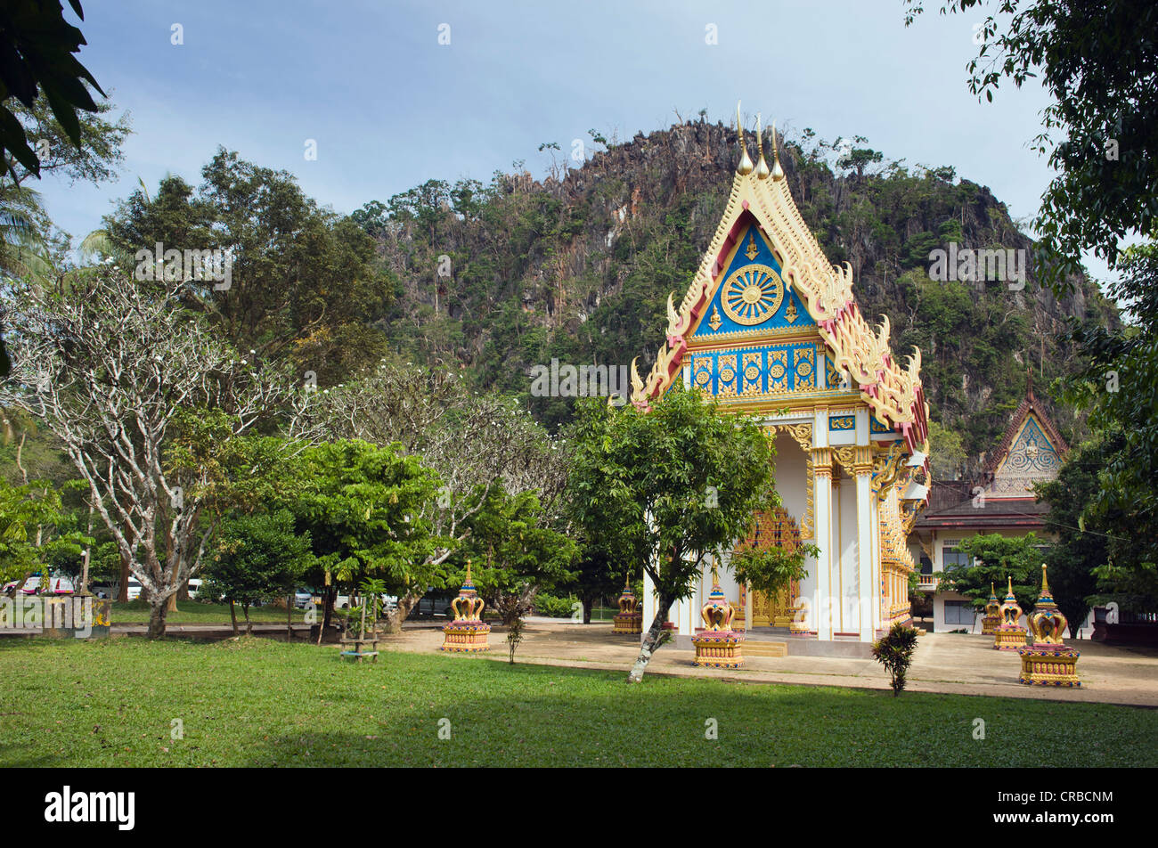 Tempio buddista, Wat Suwan Khuha tempio, Phang Nga, Thailandia, Sud-est asiatico Foto Stock