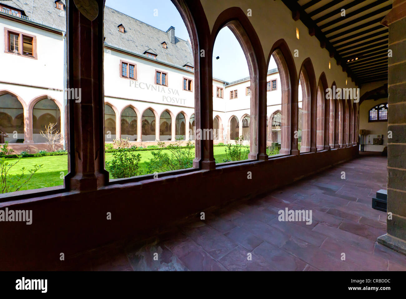 Il monastero carmelitano, sede dell'Istituto per la storia urbanistica e del Museo Archeologico, Frankfurt am Main, Hesse Foto Stock