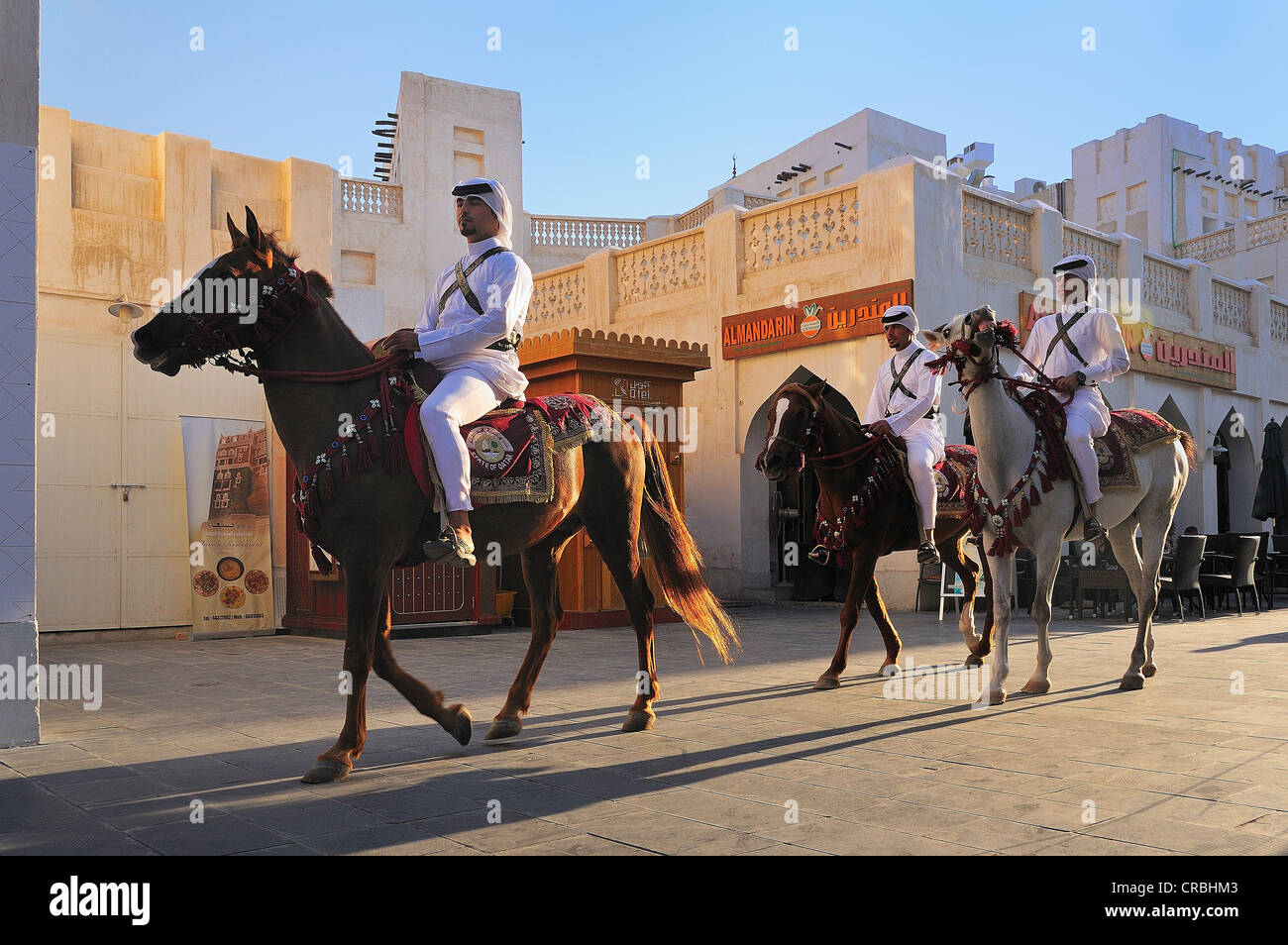 Polizia montata, Souk Waqif, Doha, Qatar, Medio Oriente Foto Stock