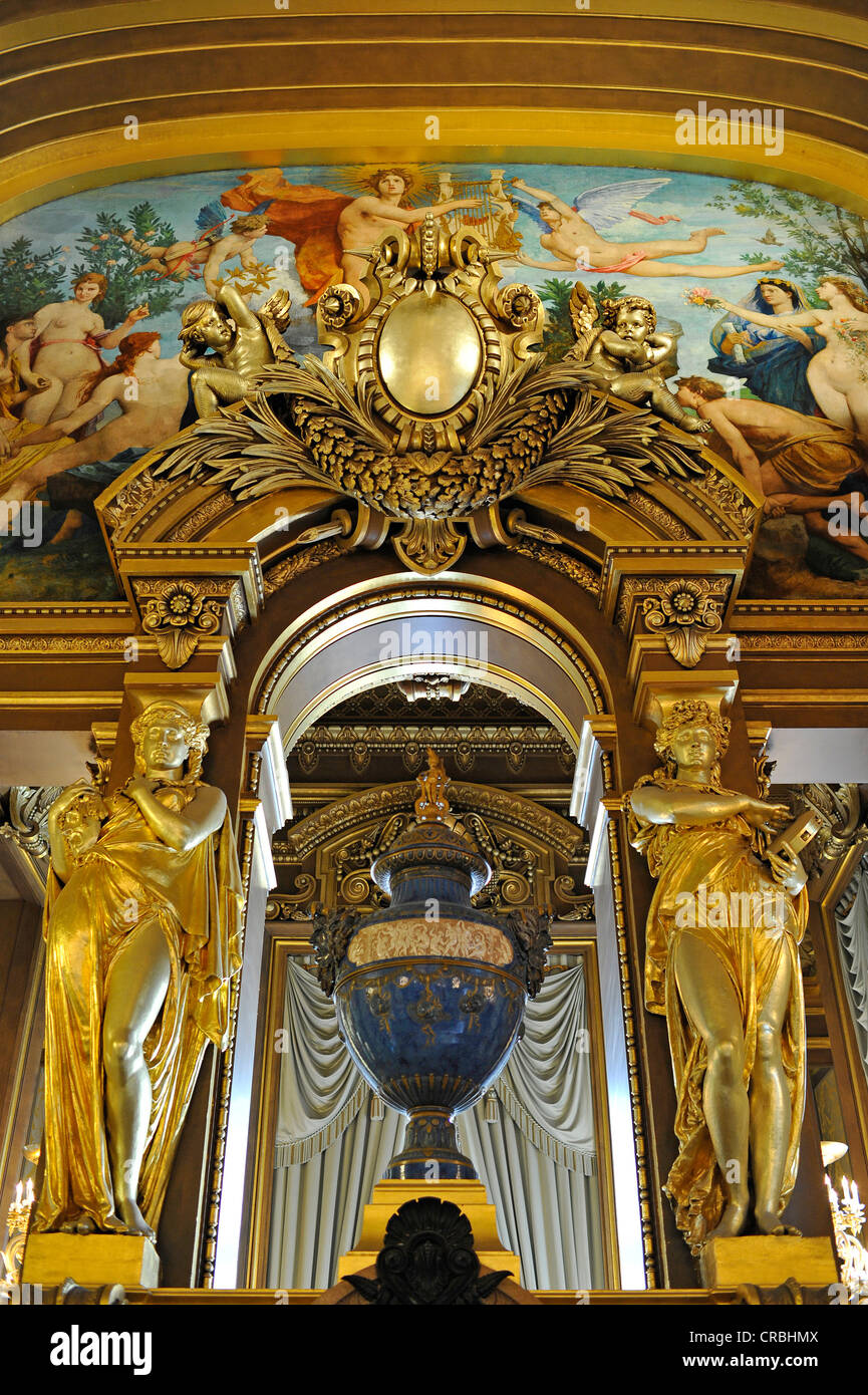 Interno, grande atrio con soffitto dipinto da Paul Baudry con motivi dalla storia musicale, Opéra Garnier Opera, Parigi Foto Stock