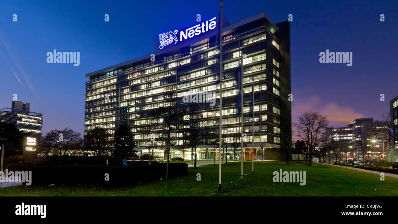 Sede della Nestlé, zona Niederrad di Francoforte sul Meno, Hesse, Germania, Europa Foto Stock