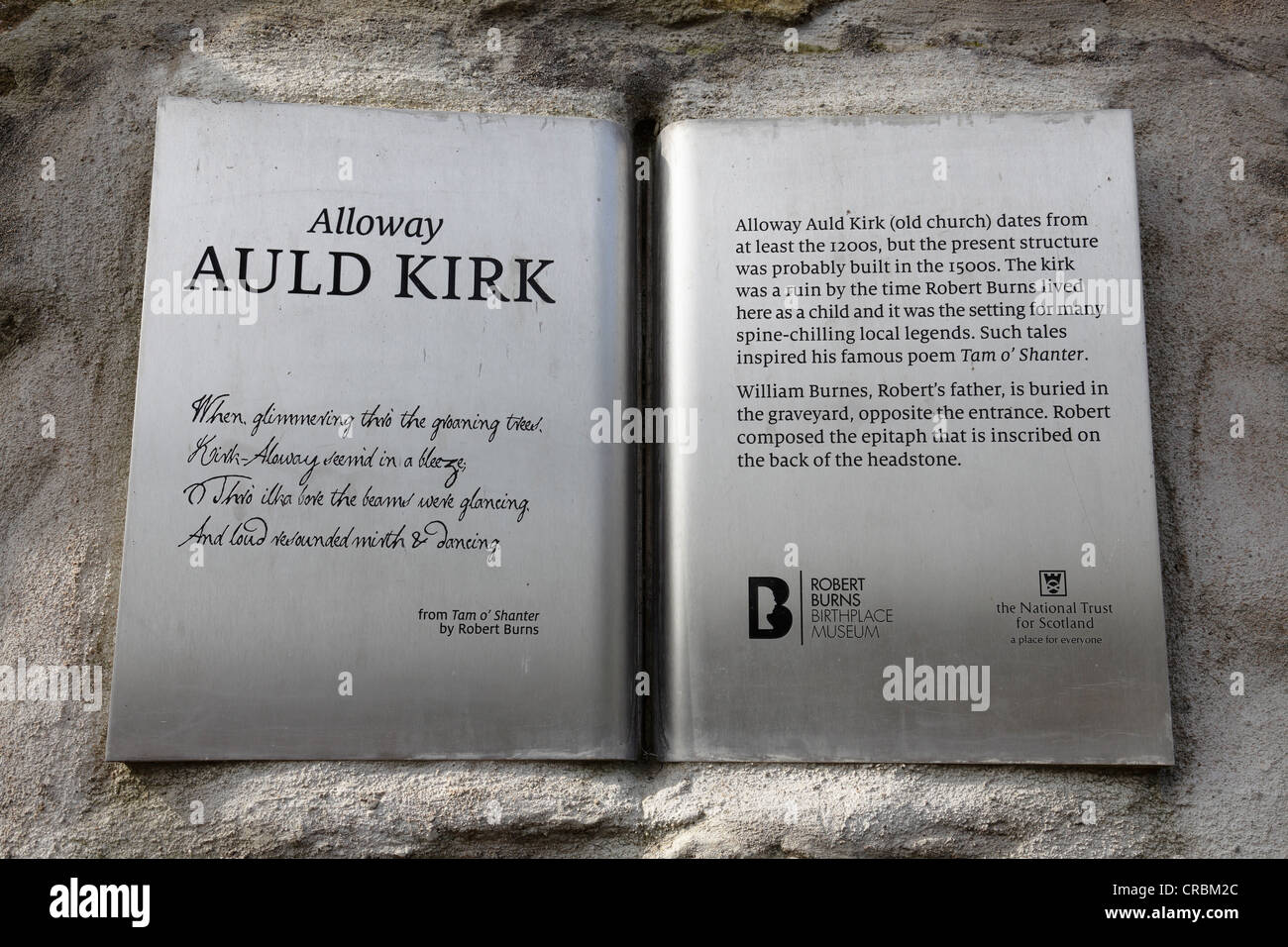 Alloway Auld Kirk, una placca con un estratto della poesia Robert Burns Tam o' Shanter, Alloway, Scozia, Ayrshire, Scozia, REGNO UNITO Foto Stock