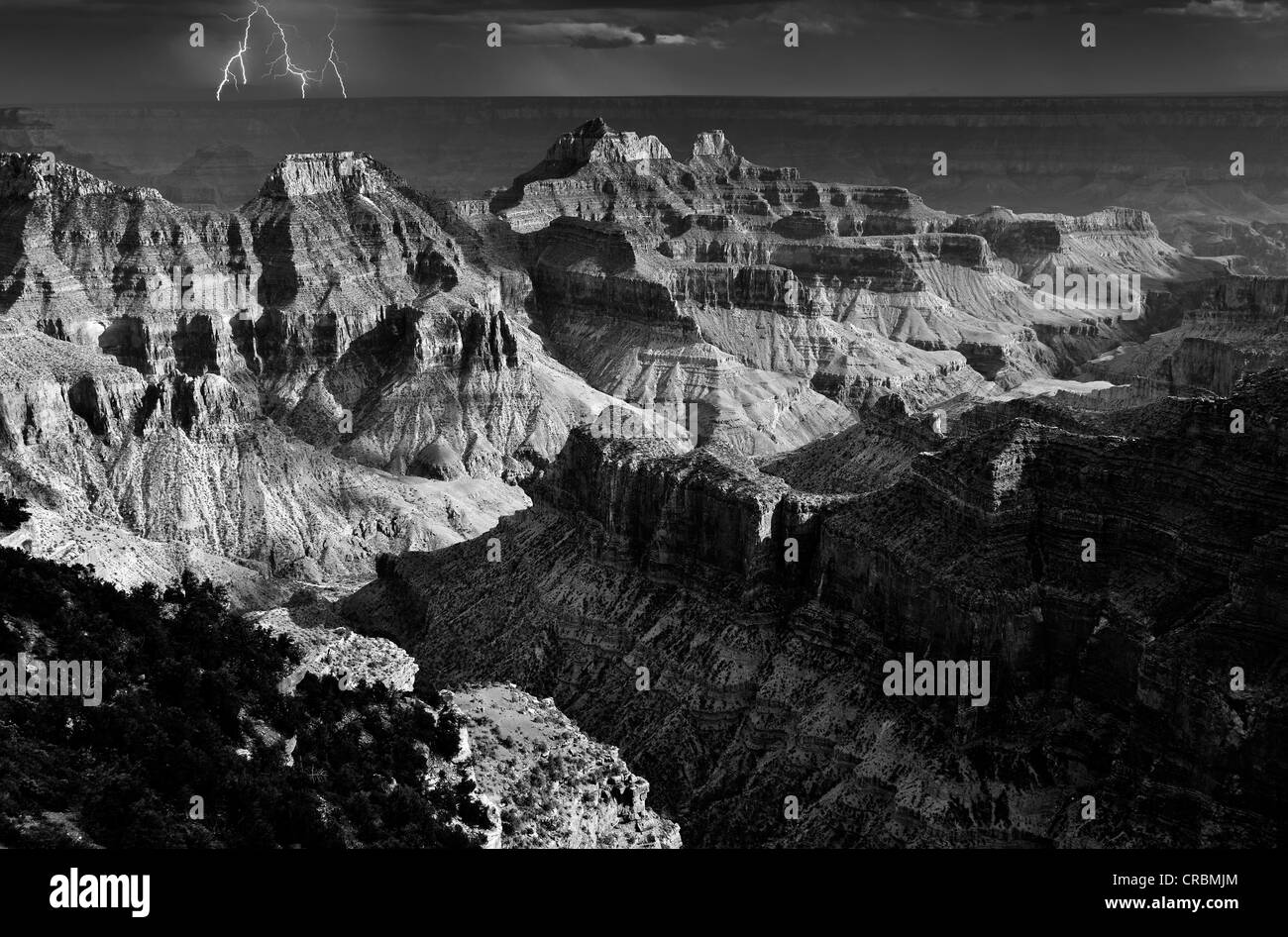 Tempesta, fulmini, vista dal Bright Angel Point a Deva tempio, Brahma tempio, Zoroaster tempio, transetto Canyon Foto Stock