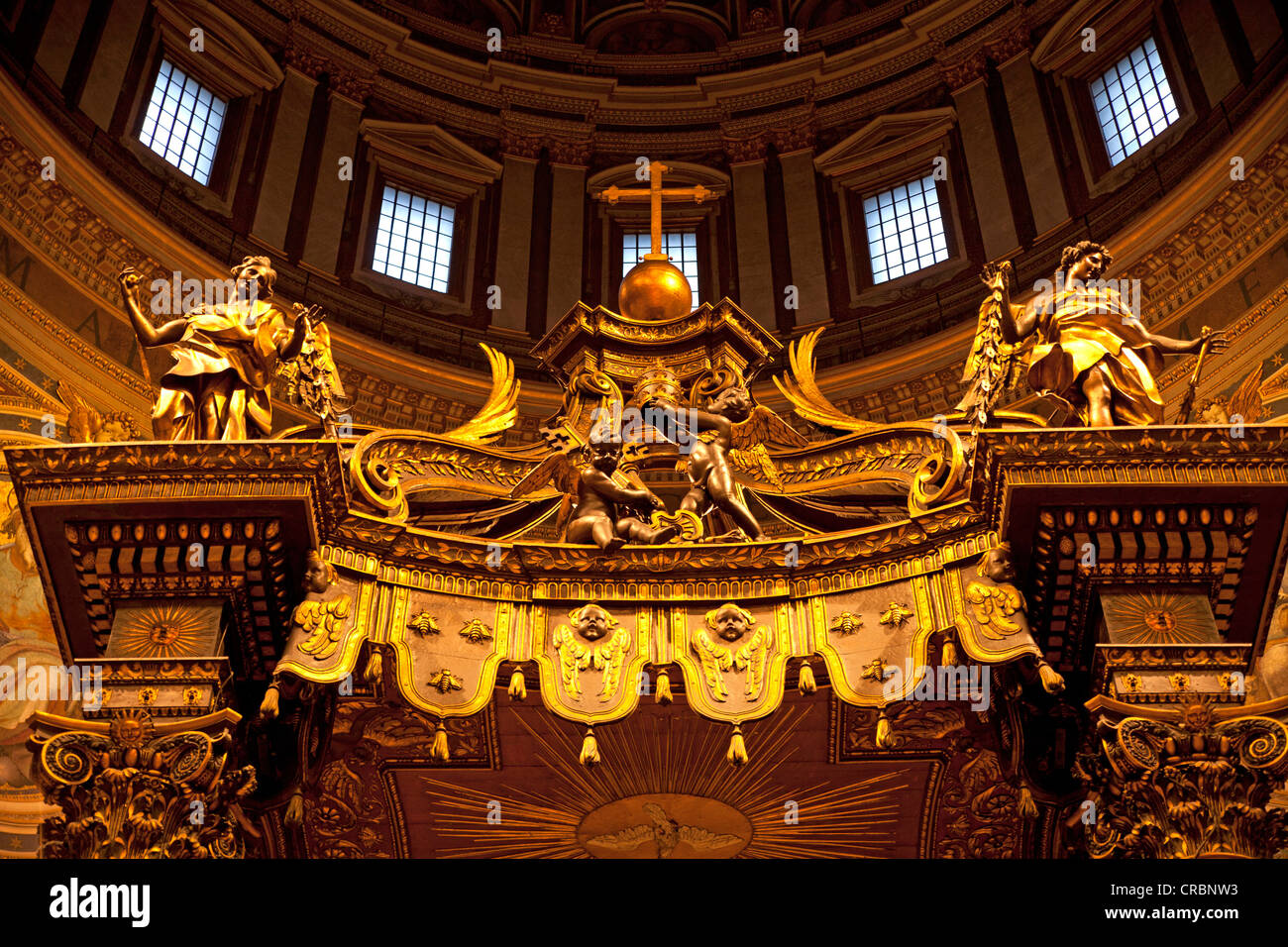 Dettaglio della tettoia in bronzo di Gian Lorenzo Bernini nella Basilica di San Pietro e la Città del Vaticano, Roma, Lazio, l'Italia, Europa Foto Stock