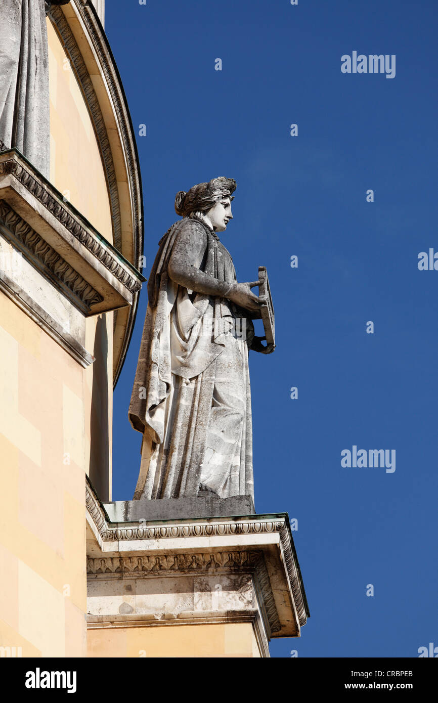 Statua colossale a Befreiungshalle, Hall di liberazione, Kelheim, Bassa Baviera, Baviera, Germania, Europa PublicGround Foto Stock