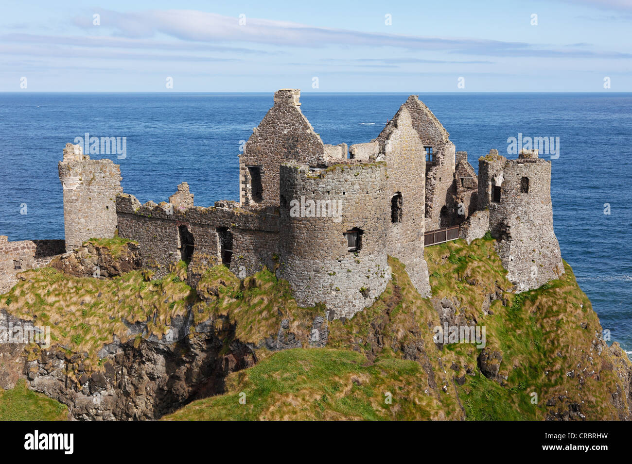 Dunluce Castle, costa di Antrim, County Antrim, Irlanda del Nord e Gran Bretagna, Europa Foto Stock