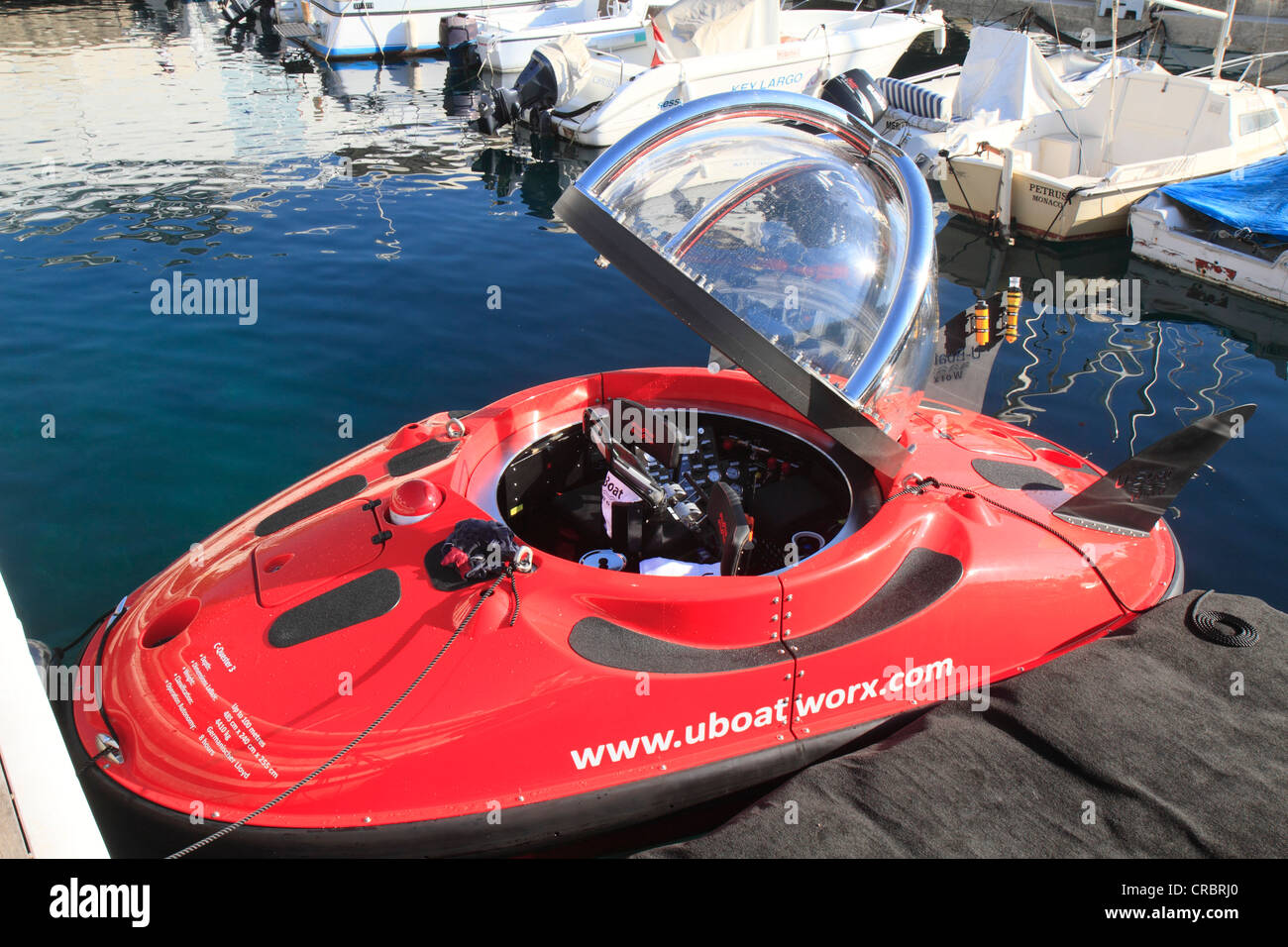 Mini sottomarino barca come una gara per la vendita di super yacht, Monaco Yacht Show, Porto Ercole, Monaco, Cote d'Azur, Mare Mediterraneo Foto Stock