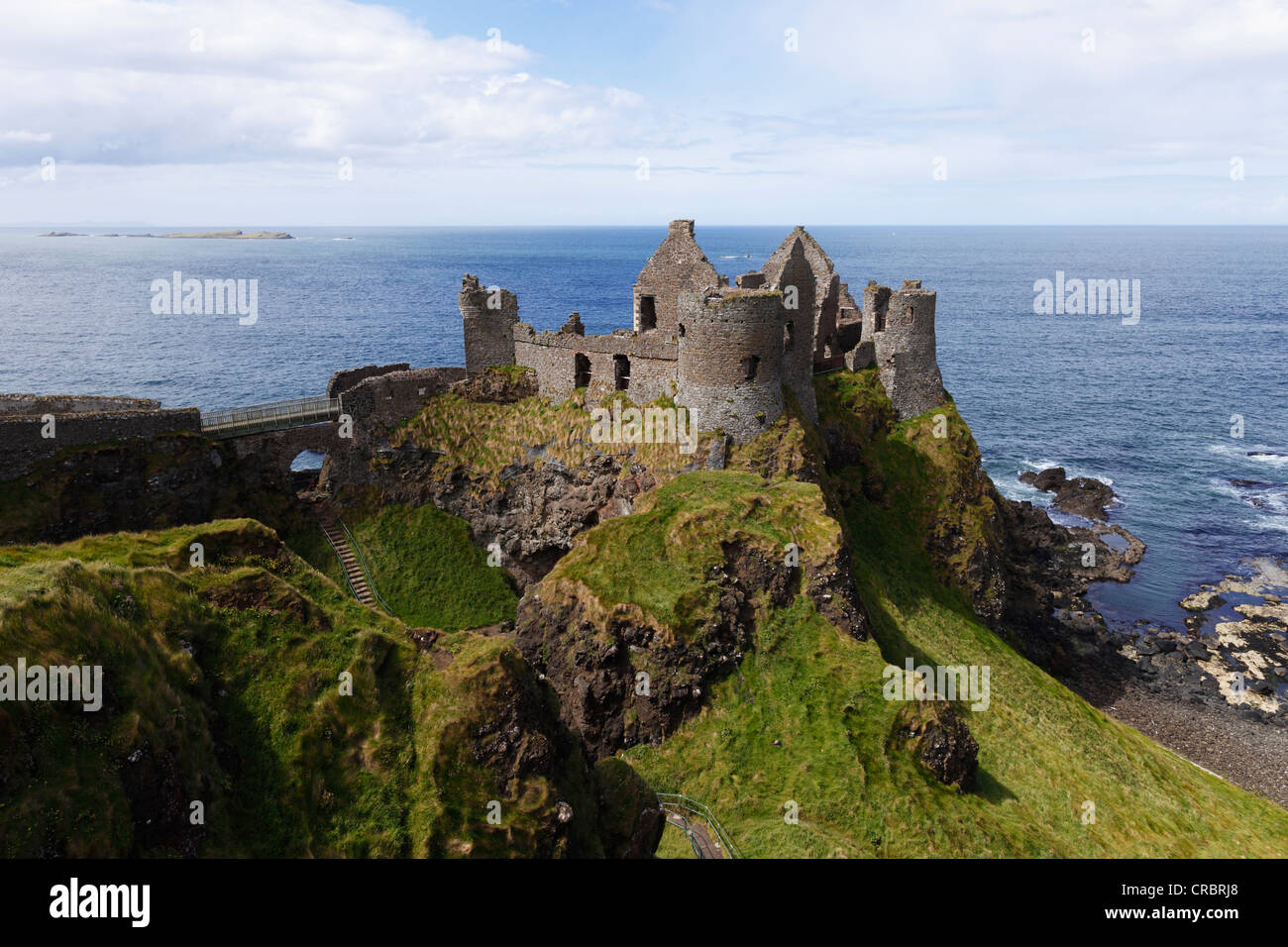 Dunluce Castle, costa di Antrim, County Antrim, Irlanda del Nord e Gran Bretagna, Europa Foto Stock