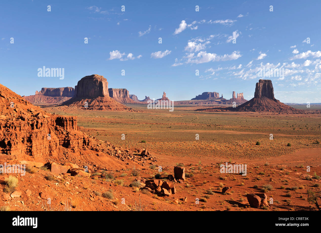 Vista dalla finestra del Nord Lookout verso mesas, Merrick Butte, Mitchell Mesa, re sul trono, Est Mitten Butte, Castello Butte Foto Stock