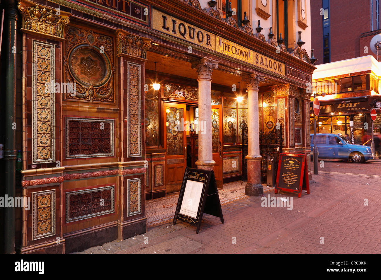 Crown Liquor Saloon, Belfast, Irlanda del Nord, in Irlanda, Gran Bretagna, Europa, PublicGround Foto Stock