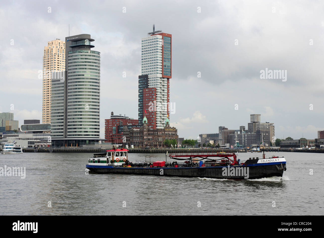 Mondo Centro Porta Torre Montevideo Tower e Hotel Cafe Restaurant New York, architettura all'Wilhelminapier e Rijn Haven Foto Stock