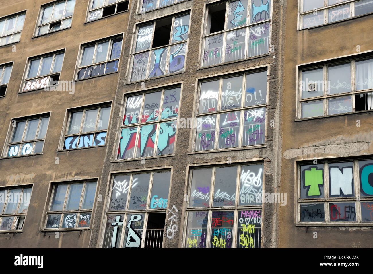 Graffiti su un edificio, Berlin Friedrichshain, Germania, Europa Foto Stock