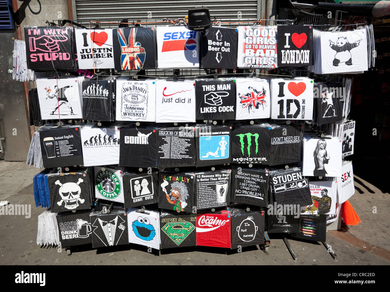 T shirts t shirt display stand immagini e fotografie stock ad alta  risoluzione - Alamy