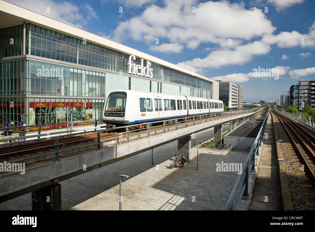 La metropolitana di Copenhagen il treno alla stazione di Orestad ad, Danimarca, Europa Foto Stock